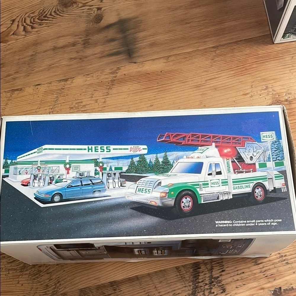 Hess 1994 Green and White Rescue Truck collectible